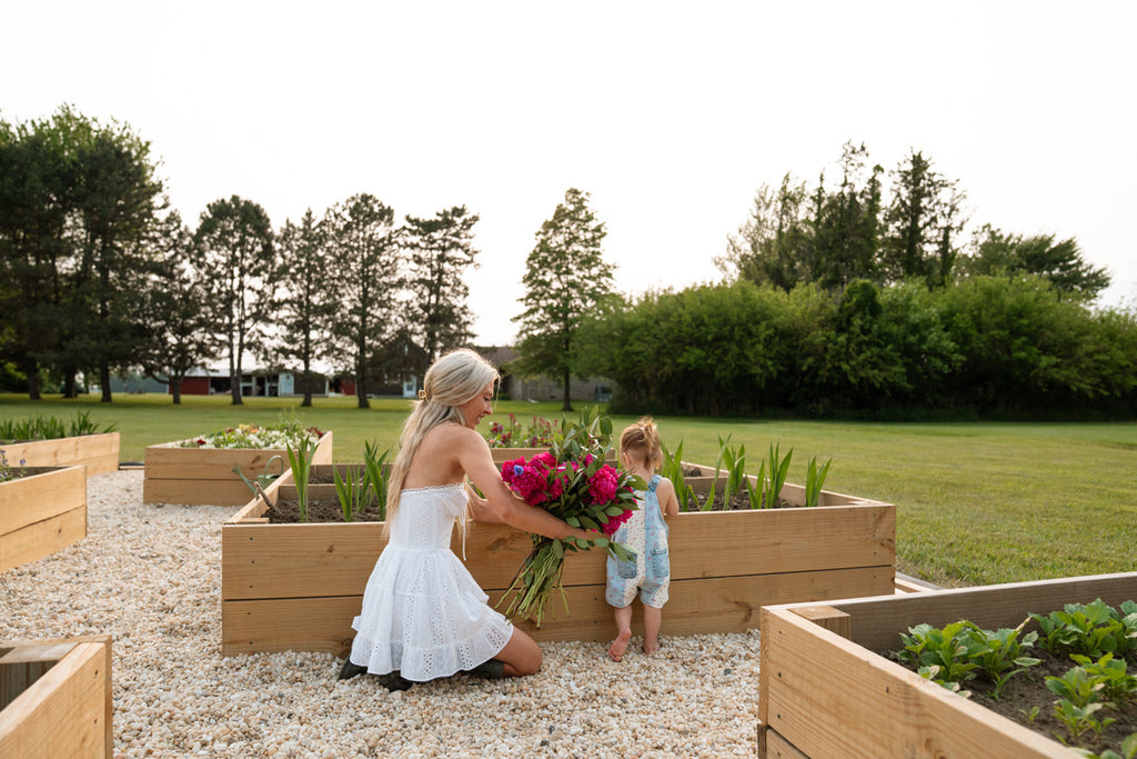 Mother’s Day Flowers – Farm-Grown Bouquets | Clyde, Ohio
